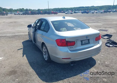 2013 BMW 328I xDrive z USA, uszkodzony, nr VIN WBA3B3C52DF535265